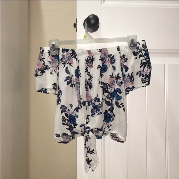 Off the Shoulder Floral Crop Top - Picture 2 of 4